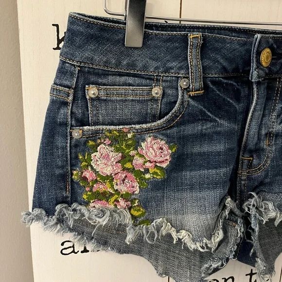 American Eagle Floral Embroidered Denim Shorts - Picture 2 of 8